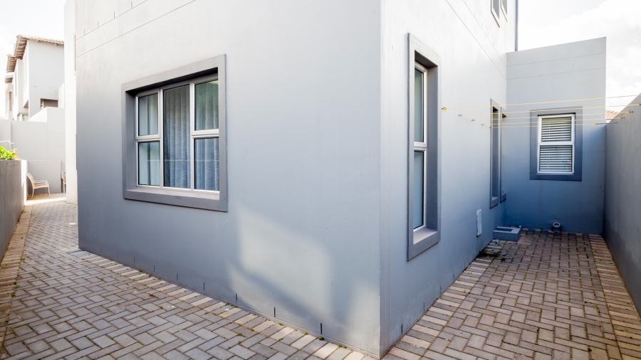 3 Bedroom Property for Sale in Calypso Beach Western Cape